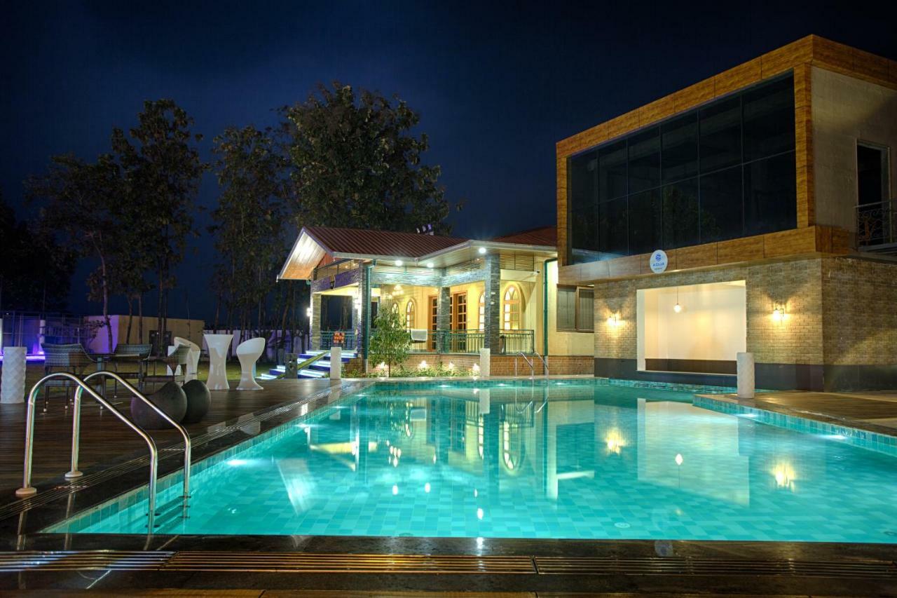 Four Vedas Hotel & Resort Силигури Экстерьер фото