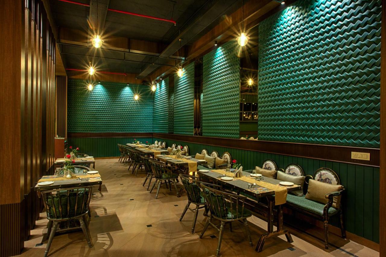 Four Vedas Hotel & Resort Силигури Экстерьер фото