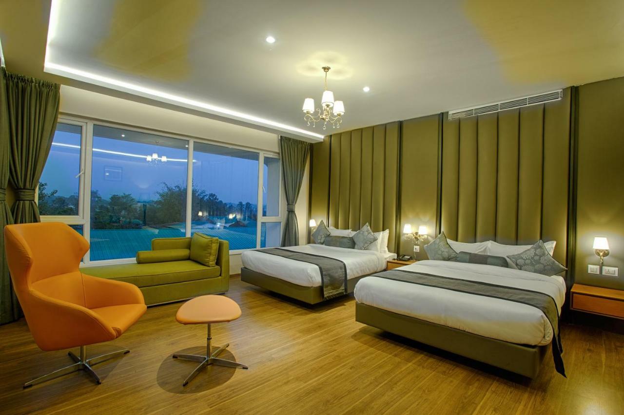 Four Vedas Hotel & Resort Силигури Экстерьер фото