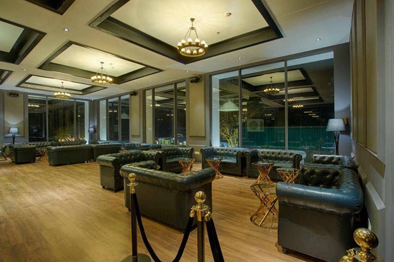Four Vedas Hotel & Resort Силигури Экстерьер фото